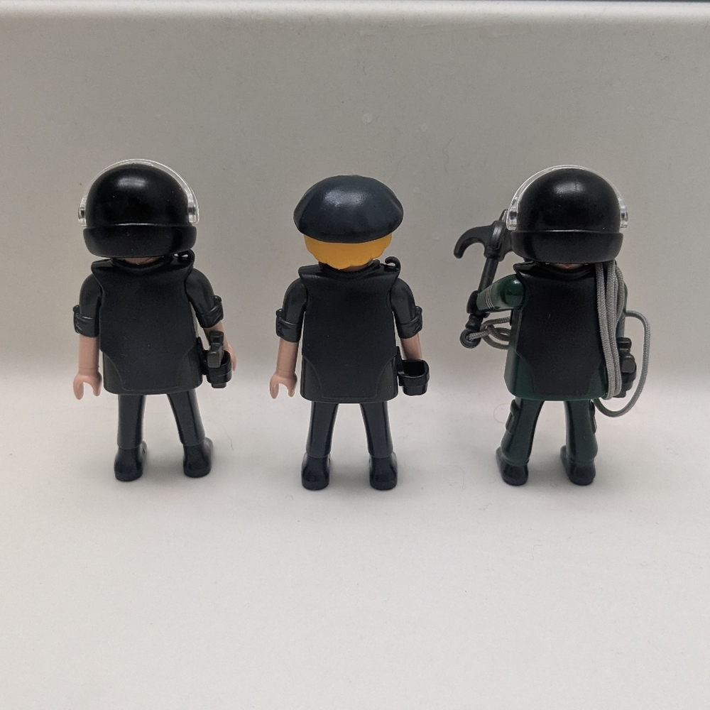 Playmobil/ Geobra Police Swat Vehicle Playset - Picture 10 of 10